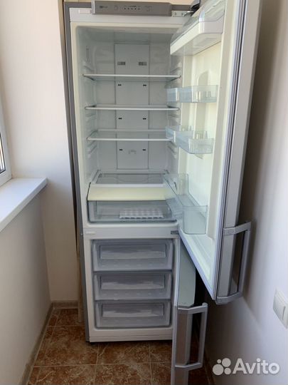 Бытовой Холодильник-морозильник новый
