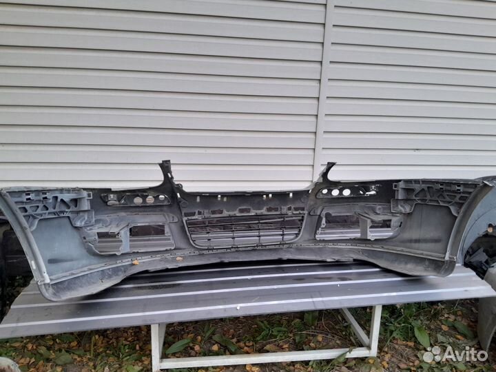 Бампер передний Volkswagen Jetta 5 2005-2011