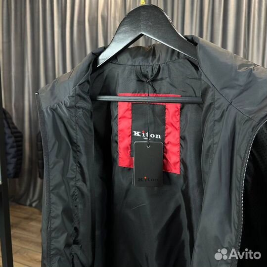 Ветровка Kiton черная