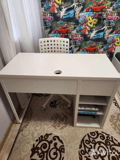 Письменный стол IKEA со стулом