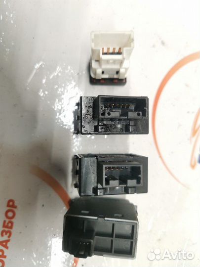 Кнопка Nissan Qashqai 1.6 HR16DE 2012