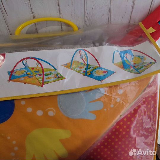 Игровой разввающий коврик