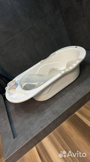 Ванночка для купания новорожденного с горкой