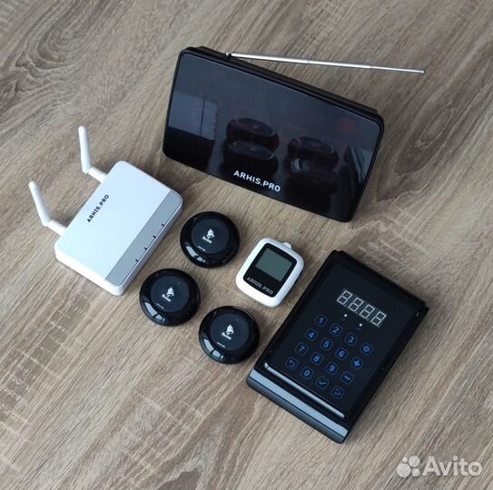 Кнопка вызова официанта, часы, табло, пуль, репите