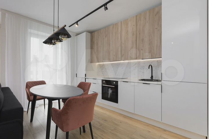 2-к. квартира, 83 м², 9/9 эт.