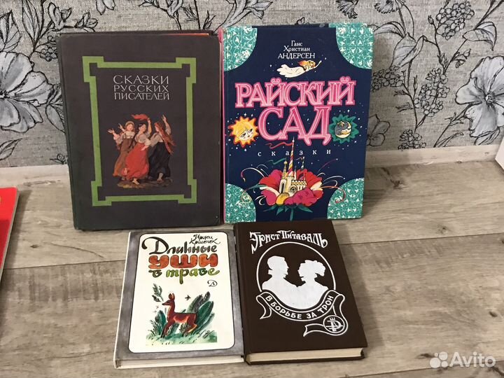 Продам книги