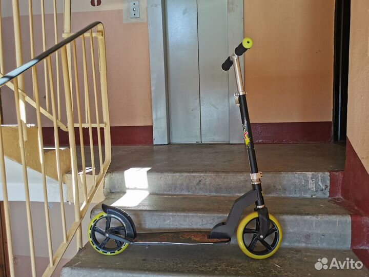 Складной городской самокат Ехрlorе 200