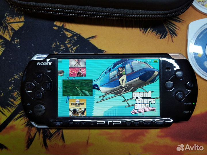 PSP 3008 прошитая с флешкой 64GB-100 игр,комплект