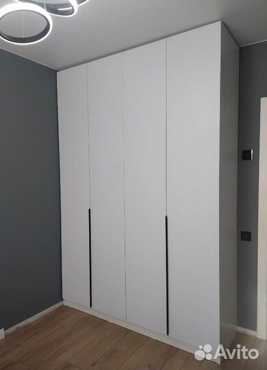 Шкаф для спальни с ящиками