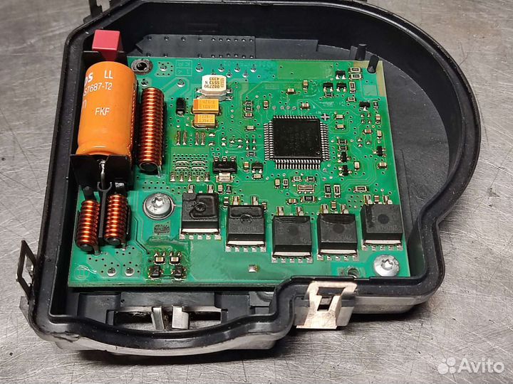 Плата стеклоочистителя прав.руль VW Туарег Каен