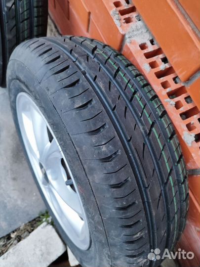 Viatti Strada Asimmetrico 175/65 R14 82H