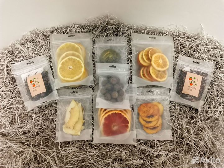 Подарочный набор орехов и сухофруктов 