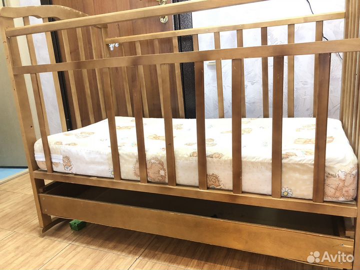 Детская кровать маятник