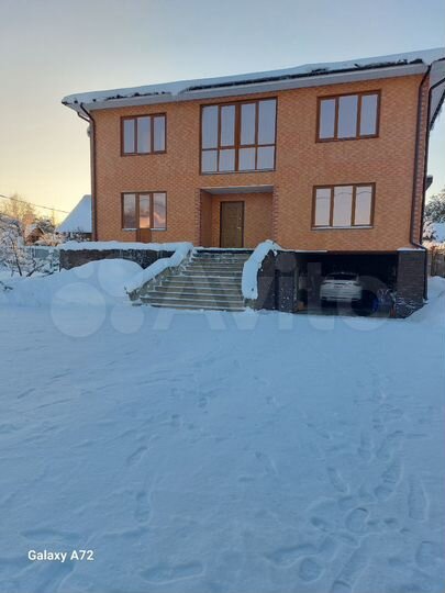 Дом 374 м² на участке 15,5 сот.