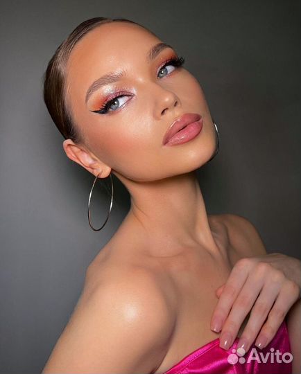 Макияж / визажист /причёски /локоны