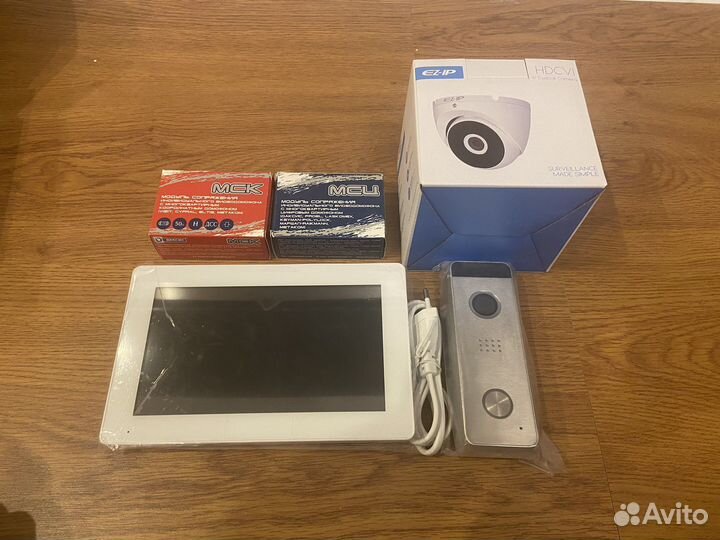 Видеодомофон с wifi/сенсорный экран + вызывная