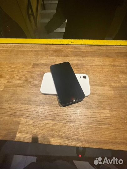 iPhone Xr, 64 ГБ