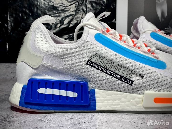 Кроссовки adidas boost белые