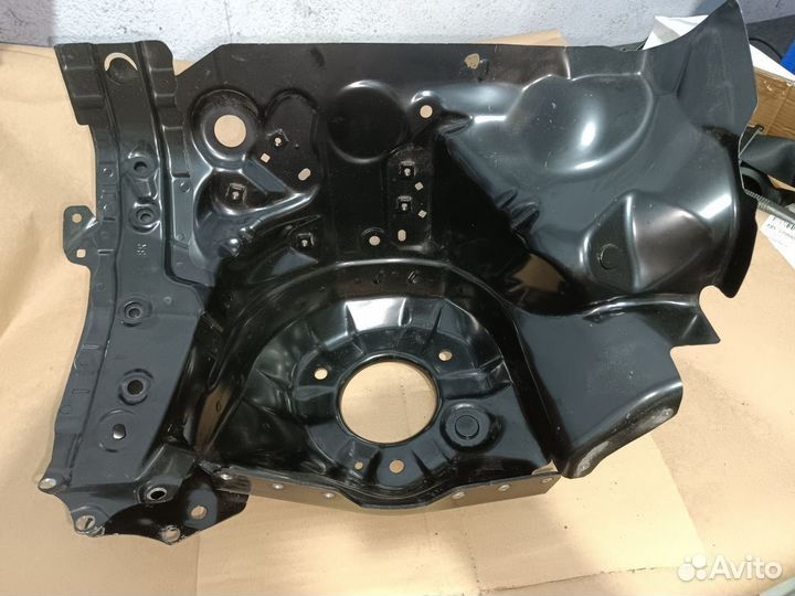 Чашка правая Toyota Camry 5370106320