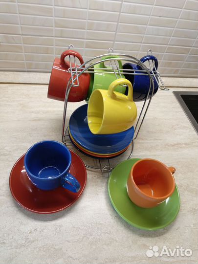 Чайные чашки с блюдцами