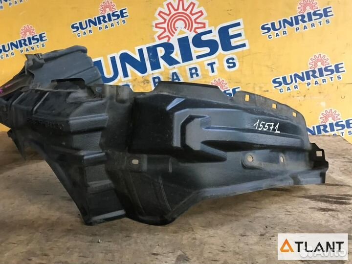 Подкрылок передний правый toyota tank