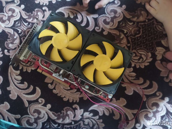 Материнская плата с процессором и памятью