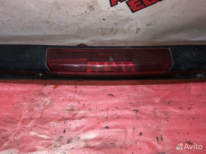 Спойлер Nissan Serena C25