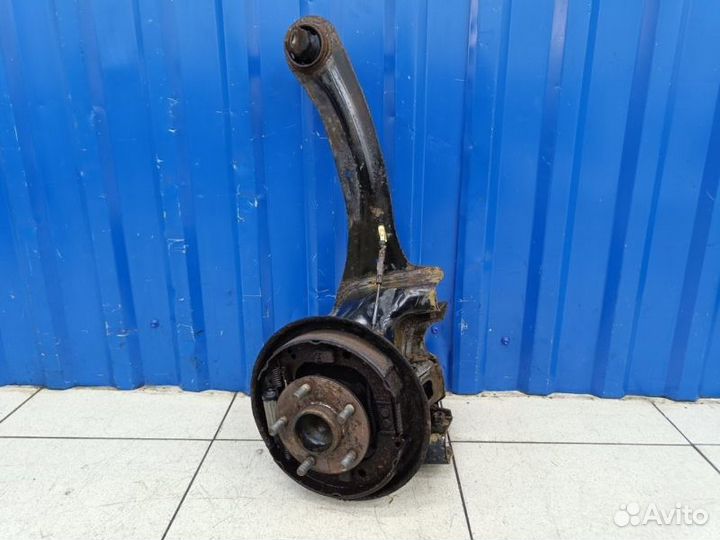 Кулак задний правый Ford Focus 1.4 asdb 2007