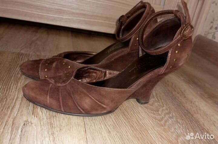 Женские босоножки из натуральной замши