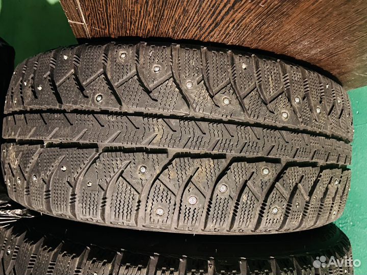 Bridgestone Ice Cruiser 7000S 205/50 R17