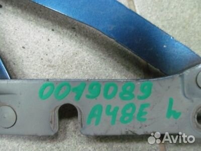 Петля багажника левая Audi A4 B7 2005-2008