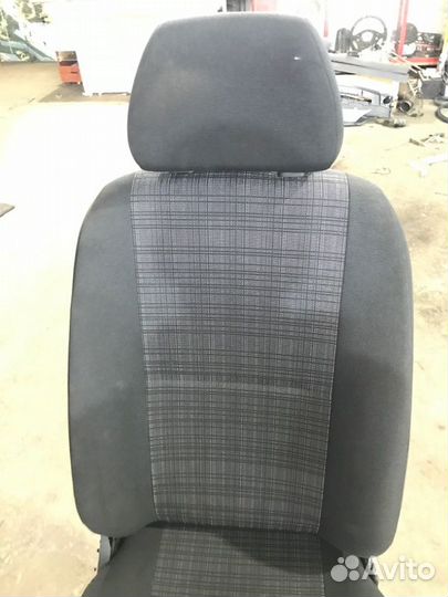 Сиденье левое Mercedes Sprinter W906 OM651.955