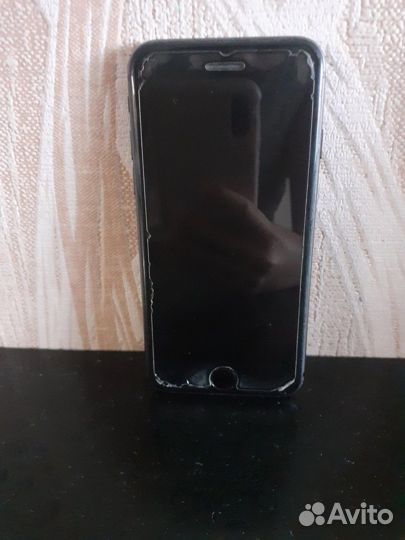 Телефон iPhone 8