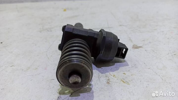 Топливная форсунка Шкода