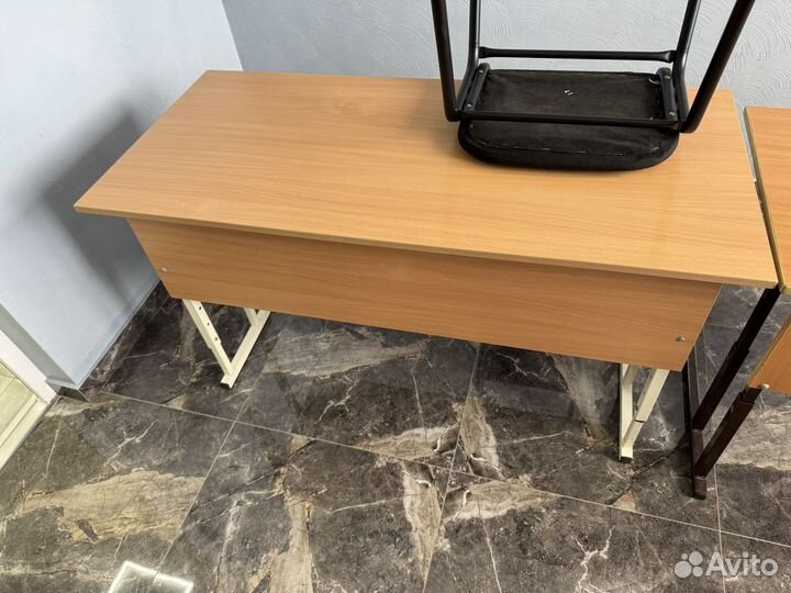 Школьная парта