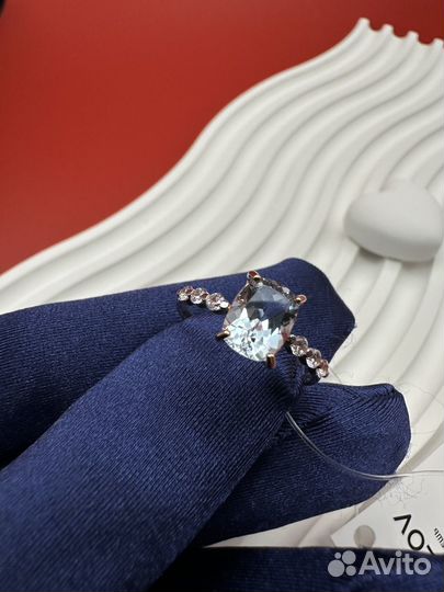 Кольцо с топазом 1,61 гр