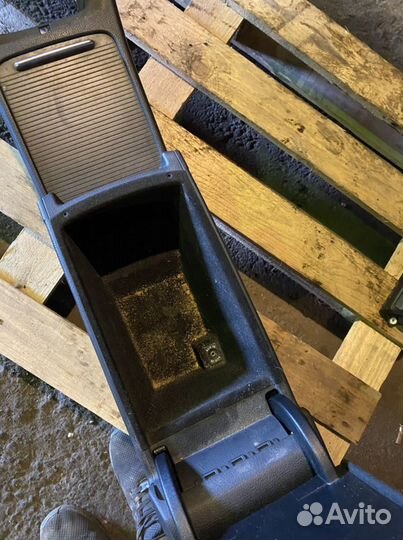 Подлокотник volkswagen passat B6