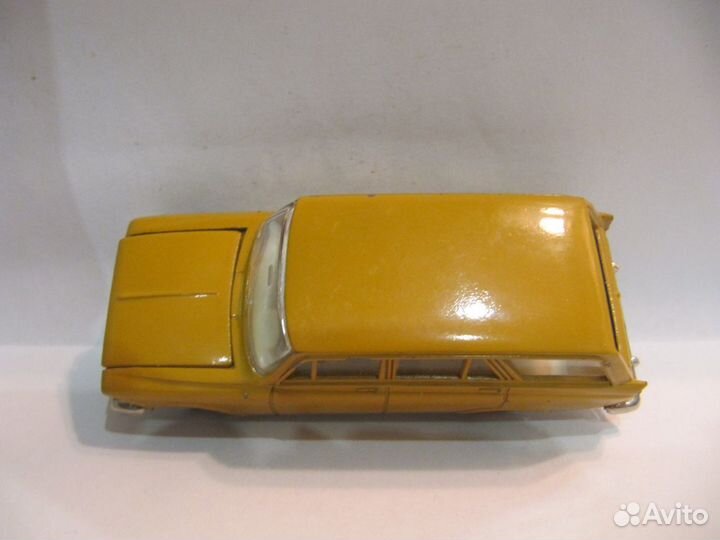 Москвич 426 А3 без ми. Охра, капот три зажима