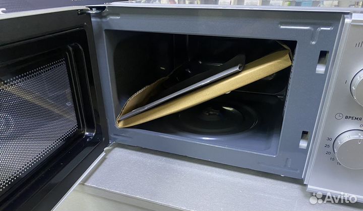 Новая микроволновая печь oasis MW-70MS