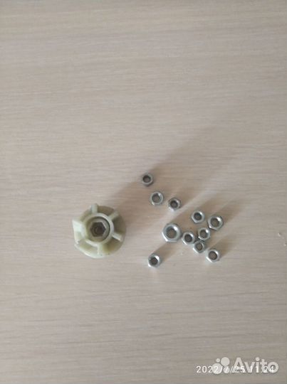 Шестерня к кухонному комбайну