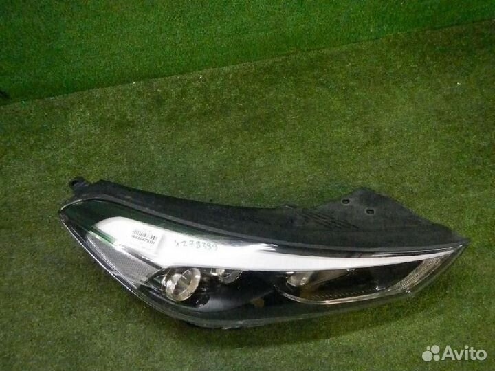 Фара правая Hyundai Tucson