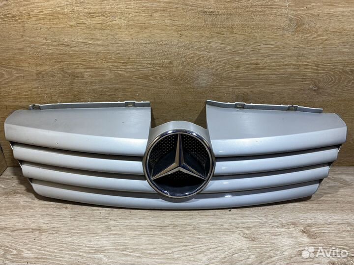 Решетка радиатора Mercedes Benz Vaneo 130411