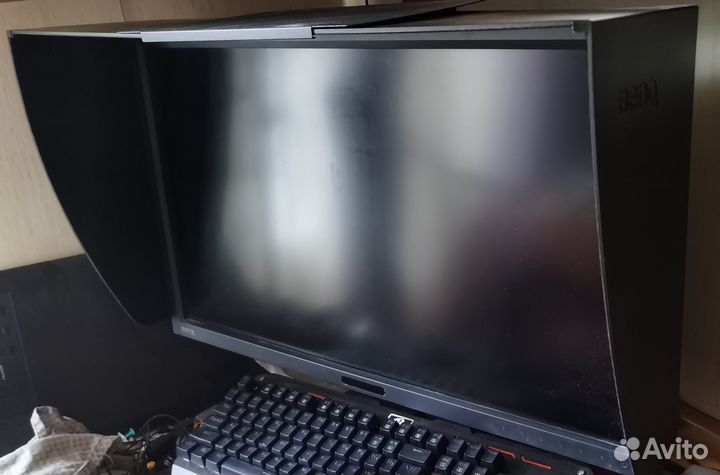 Профессиональный монитор 27