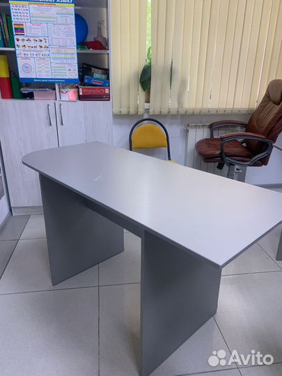 Офисные столы, магнитно-маркерные доски, пюпитр