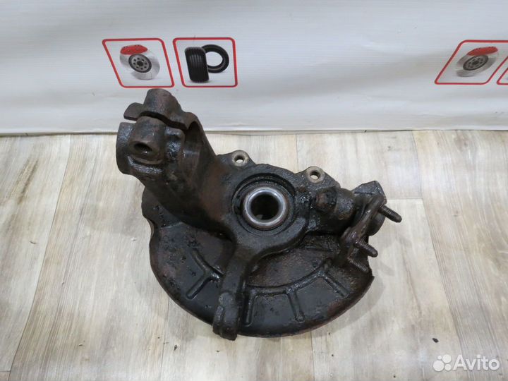 Кулак поворотный передний левый Volkswagen Polo