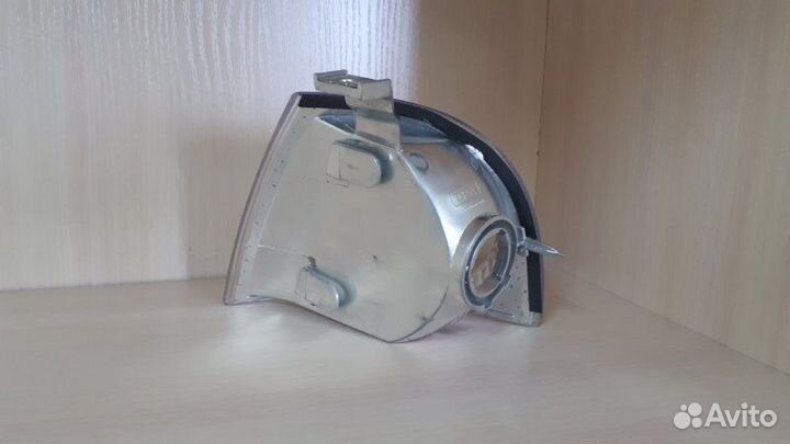 Указатель поворота передний правый Skoda Octavia