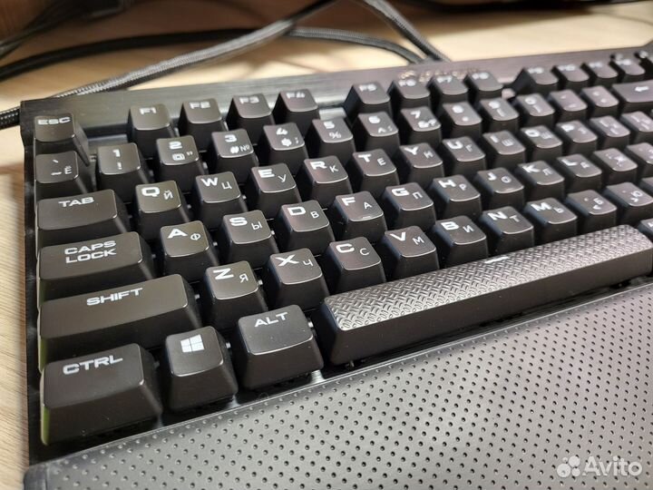 Механическая клавиатура Corsair K70 LUX (MXred)