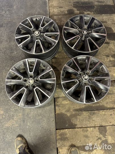 Литые диски r17 5x112 skoda оригинал