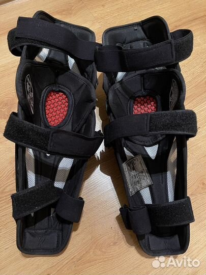 Защита коленей Fox Titan Pro