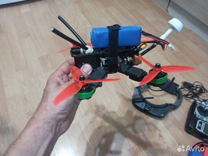 Гоночный квадрокоптер